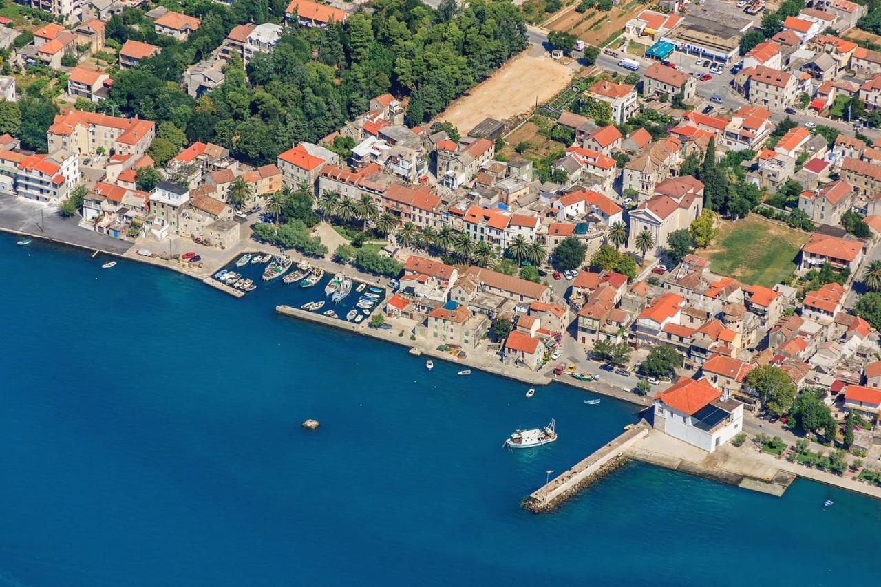 Villa Elysium - Beautiful Family House With Heated Pool Kaštela Esterno foto