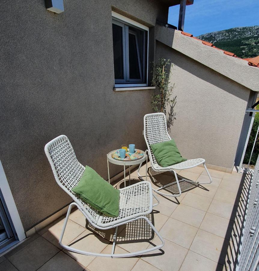 Villa Elysium - Beautiful Family House With Heated Pool Kaštela Esterno foto