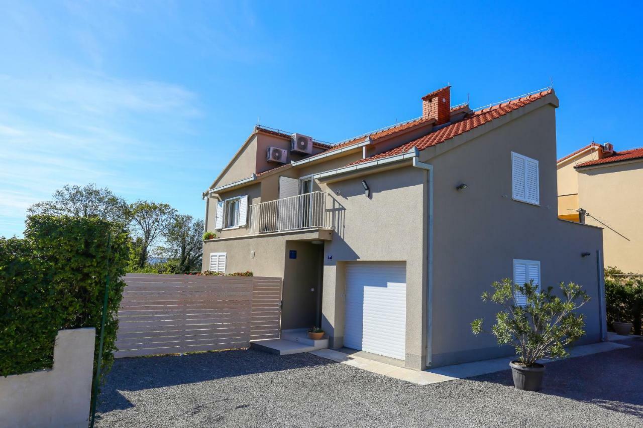 Villa Elysium - Beautiful Family House With Heated Pool Kaštela Esterno foto